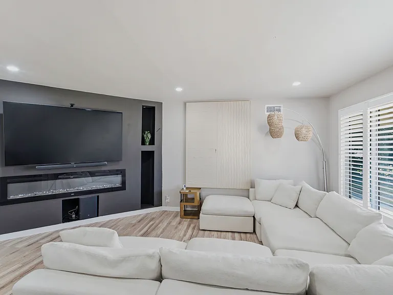 1705 E Lincoln Ave #A-B — Photo 11