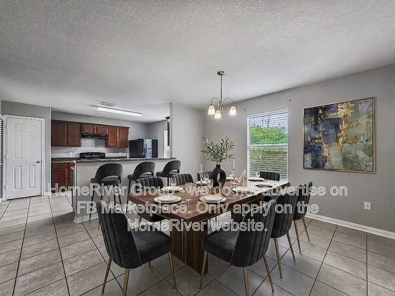 4 bed, 2.5 bath, 2038 sqft, $1,945 — Photo 3