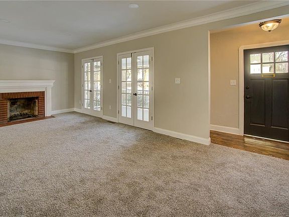 3rd image of 189 Stanford Dr