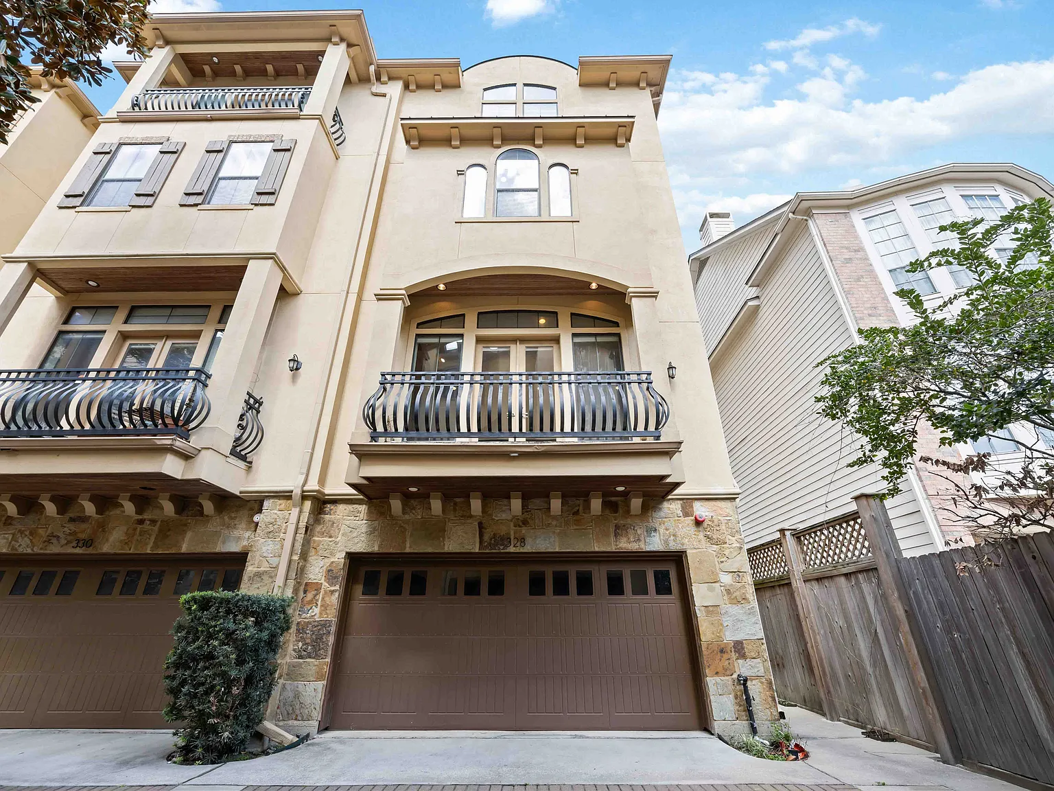 3 bed, 2688 sqft, $4,500 — Photo 3