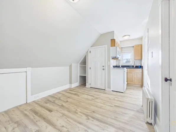 167 County St #3, New Bedford, MA 02740