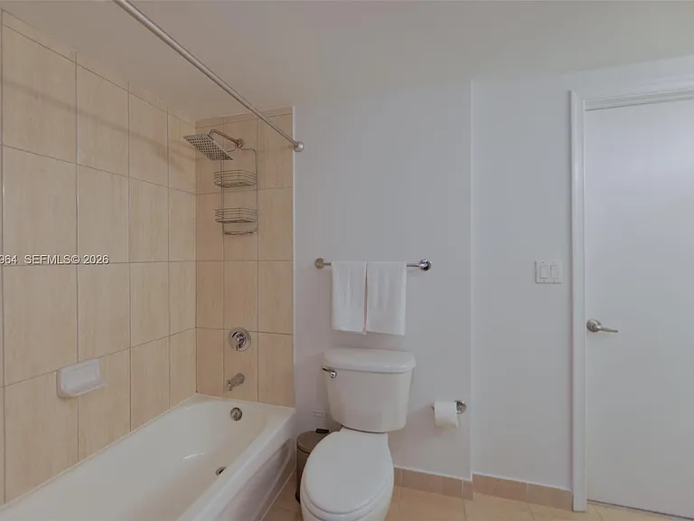 1750 N Bayshore Dr #2402 — Photo 23