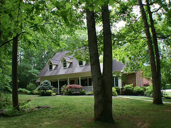 2nd image of 441 Lake Dr