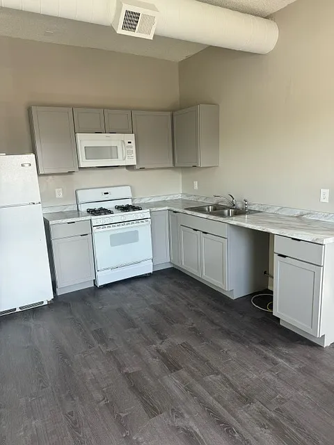 697 S Clinton Ave #5