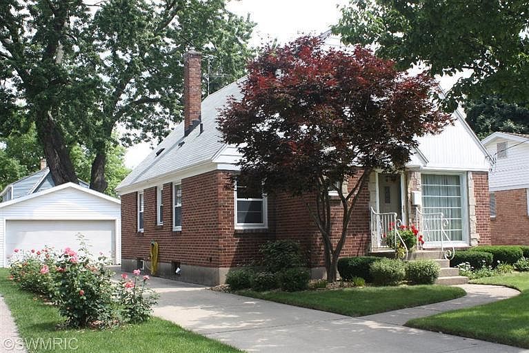 1st image of 919 Mayhew Wood Dr SE