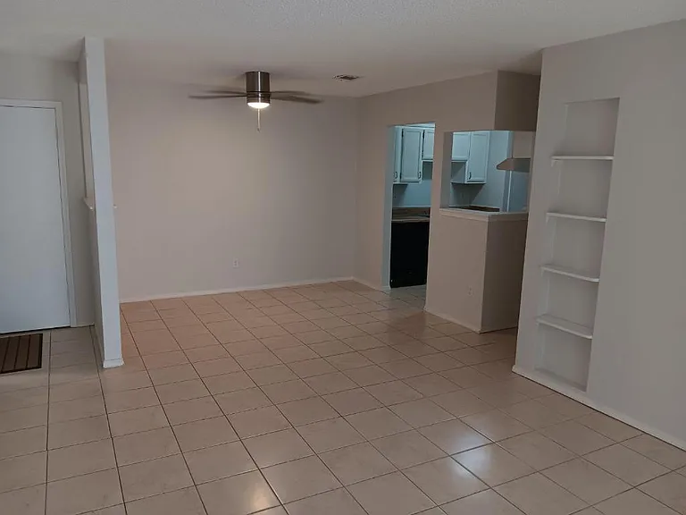 1612 Green Briar Pkwy #1 — Photo 10