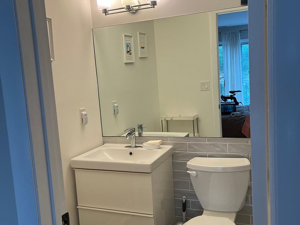 1st image of 108 Country Club Ct