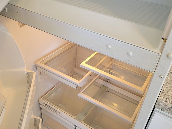 5th image of 221 E Olive St #10895430