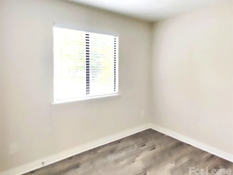 5101 Glenview Ct — Photo 12
