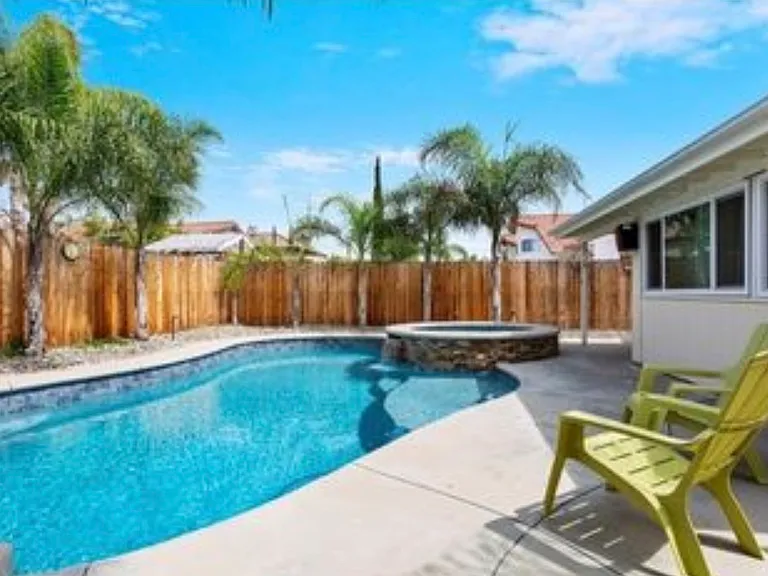 24452 Robie Ct — Photo 4