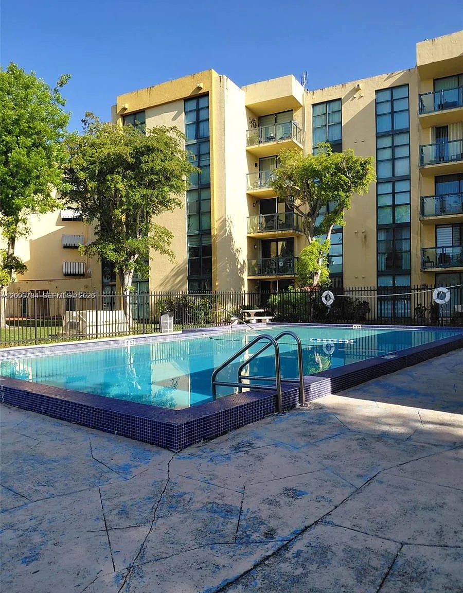 International Park Condo — Photo 1