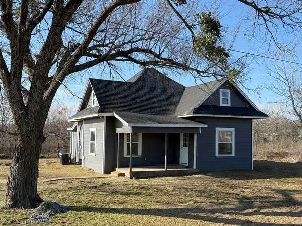 1500 S Patterson St, Campbell, TX 75422