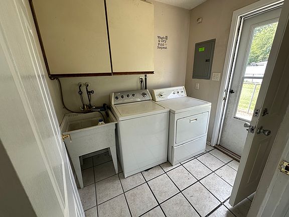 4th image of 7591 Gilman St