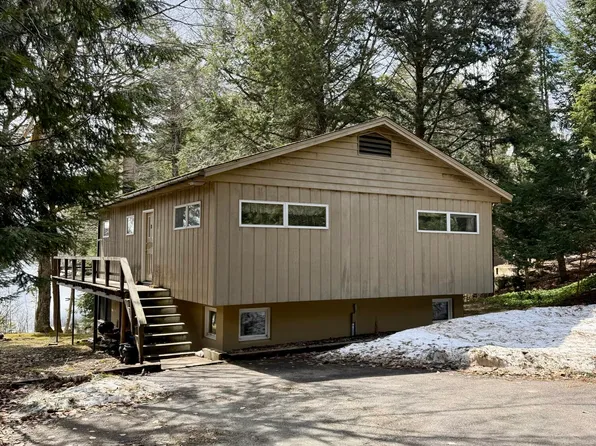 77 Floodwood Rd, Saranac Lake, NY 12983