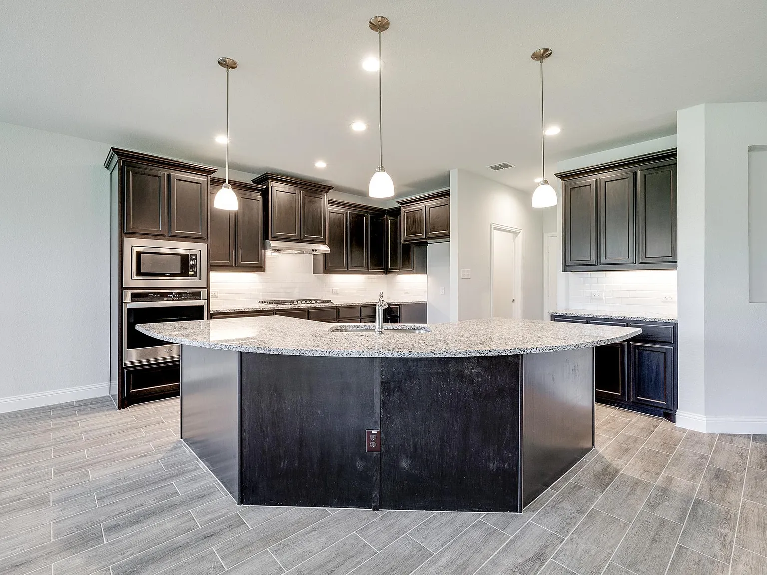 1216 Blanco Trl — Photo 4