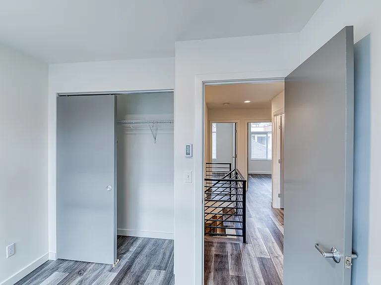 1300 NE 52nd St — Photo 10