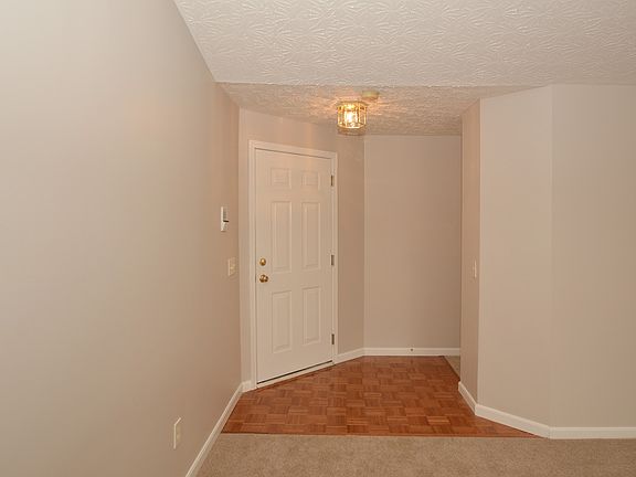 4th image of 820 Southmeadow Cir Unit 303