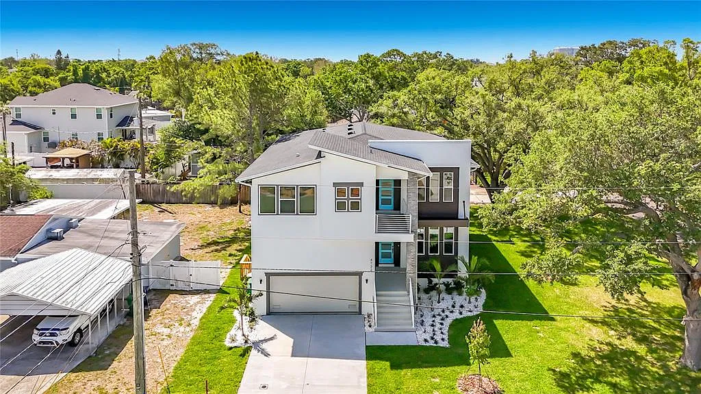 4 bed, 4.0 bath, 3306 sqft, $7,900 — Photo 4