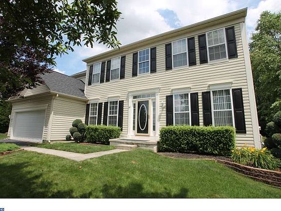 2nd image of 22 Thornbury Ln