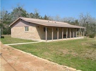 10855 Rosanky Rd, Flatonia, TX 78941
