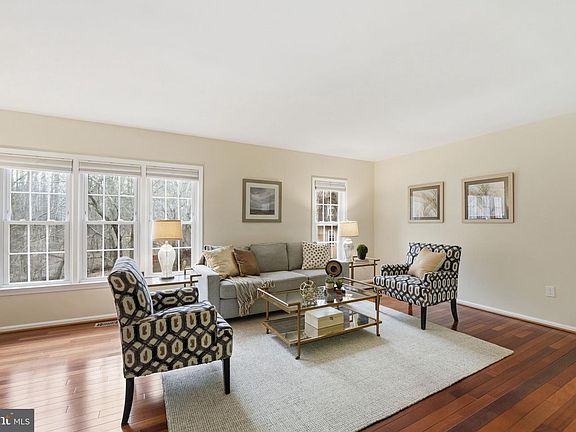 4th image of 8967 Omega Ct