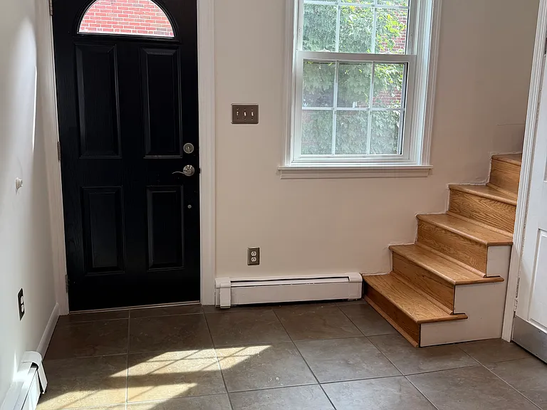 408 S Alder St — Photo 5