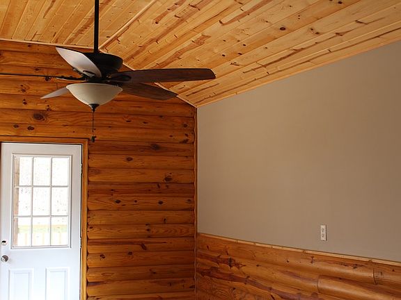 3rd image of 64 Pine Mountain Dr