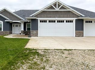 6122 32nd Ave, Vinton, IA 52332