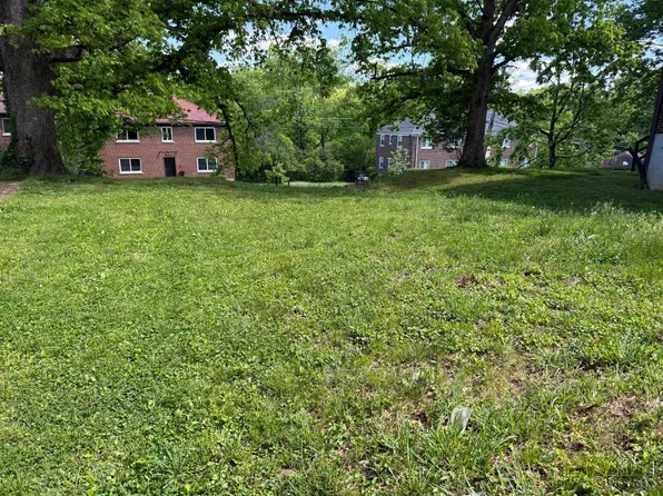 3143 Bracken Woods Ln, Cincinnati, OH 45211