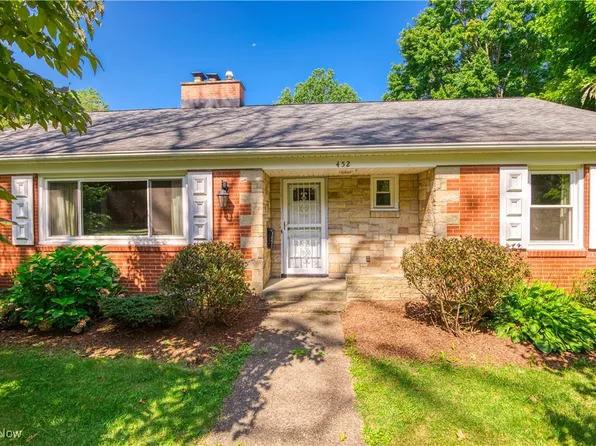 452 Lawrence St, Ravenna, OH 44266