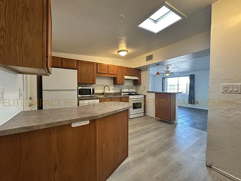 4049 N Ray Pl — Photo 6