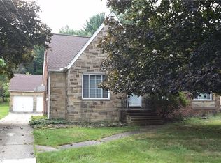 176 E Ridgewood Dr, Seven Hills, OH 44131