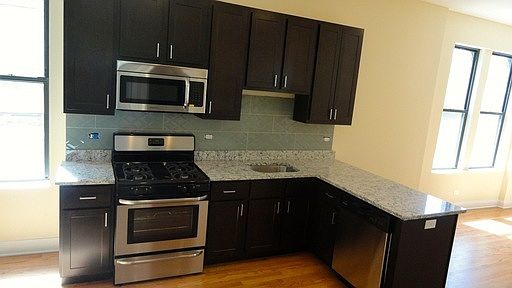 3rd image of 4053 N Leavitt St APT 4