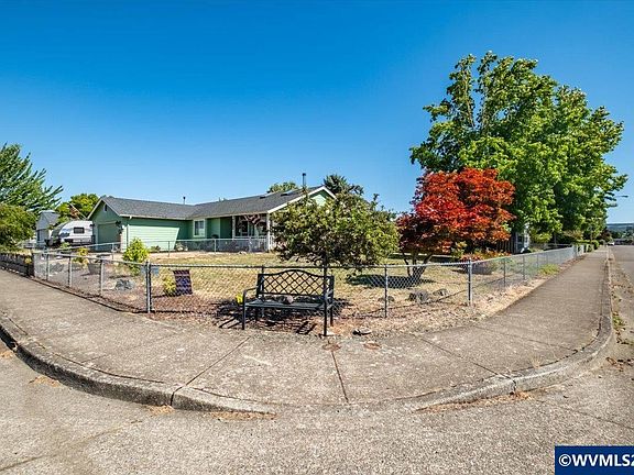 4th image of 772 Cherry Blossom Ln