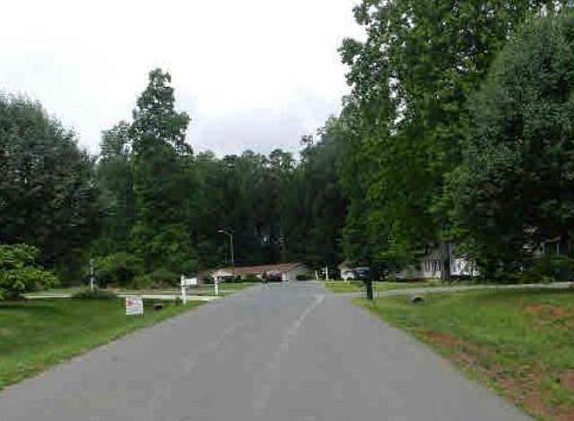 2nd image of 1010 Candlewood Cir