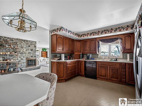 5th image of 1309 Forest Avenue Ext