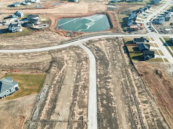 2715 NW Cedarwood Dr, Ankeny, IA 50023