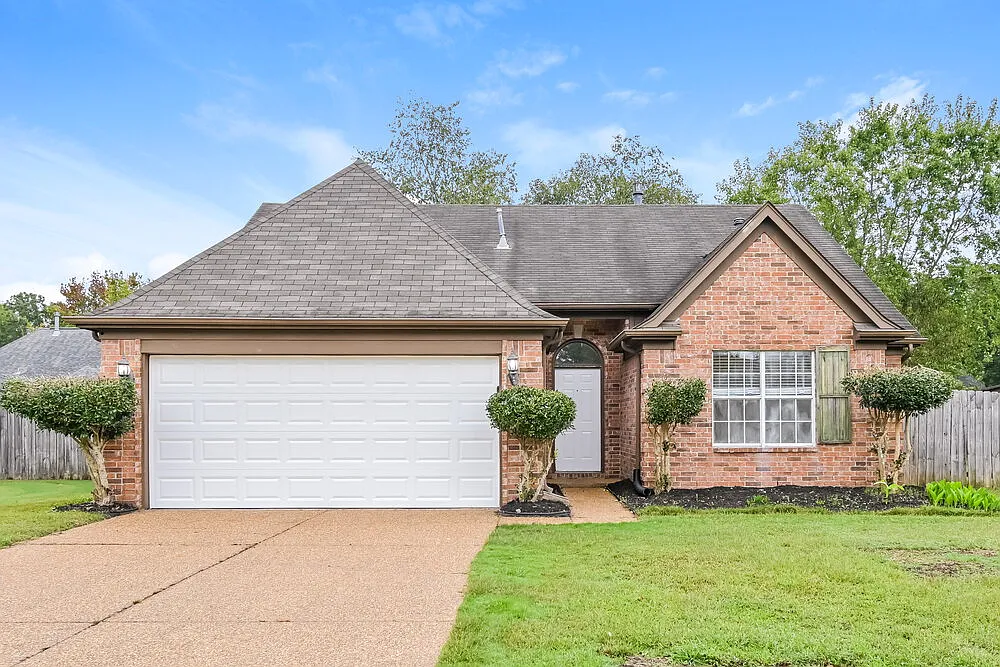 3 bed, 2.0 bath, 1406 sqft, $1,845 — Photo 1