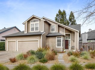 2363 Red Oak Dr, Santa Rosa, CA 95403