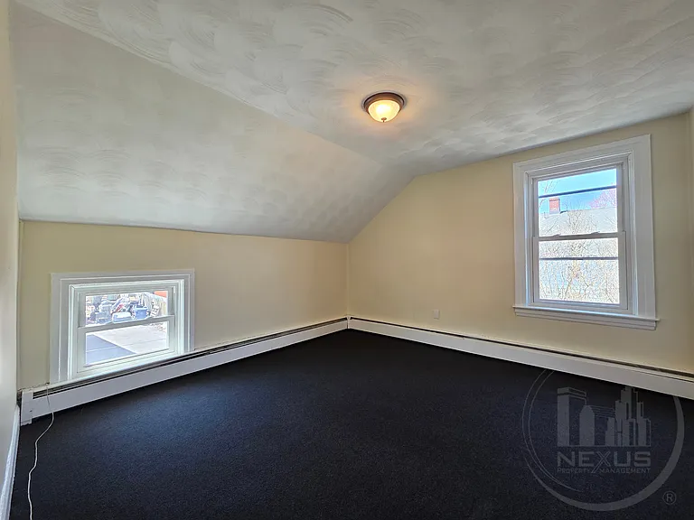  9 Sue St 2-Floor 3b/1b Heatincluded Newfloors Freshpaint Catsok! Prkg — Photo 8