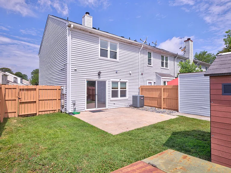 750 Glenshire Dr — Photo 21