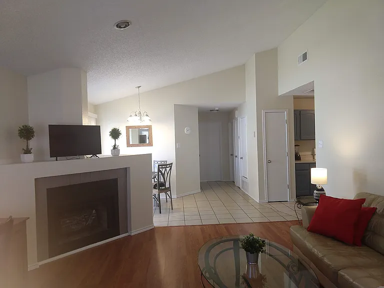 2504 Windmill Dr — Photo 6