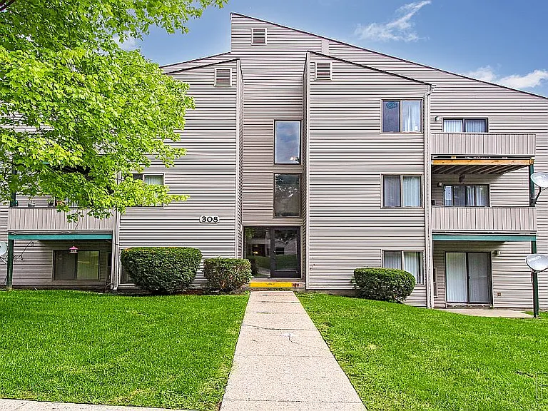 Pine Hill Apartments — Photo 8