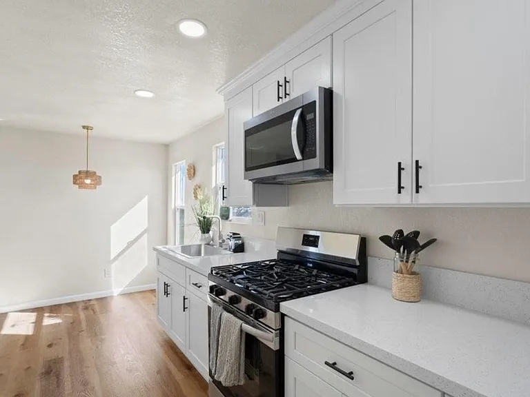 760 Crass Ave #2 — Photo 12