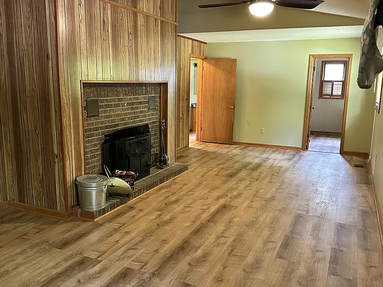411 Sharing Ln — Photo 5