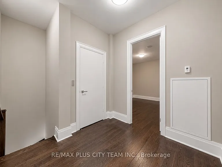 29 Queens Quay E #Townhouse 122 — Photo 26