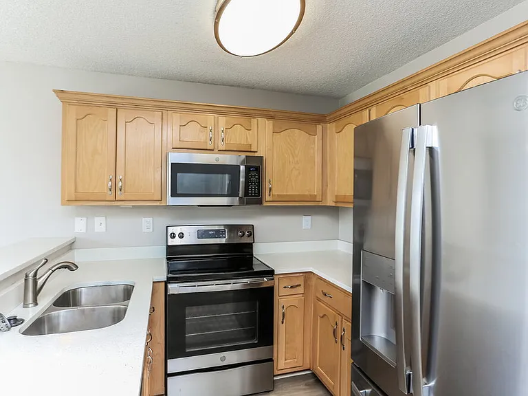9913 Vista Ridge Dr — Photo 10