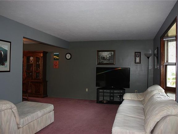 3rd image of 3320 Twain Cir