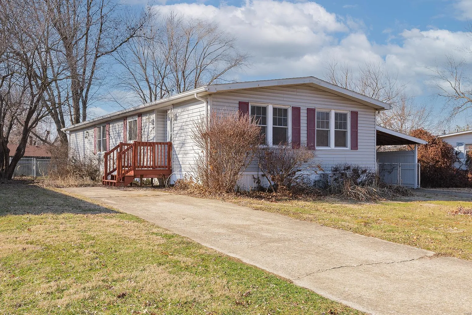 528 Wren Hl photo 1