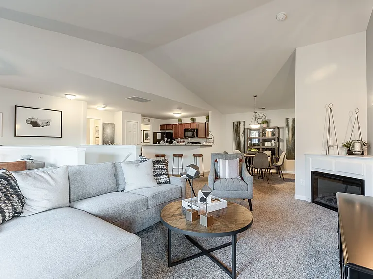 Harvard Place Apartments — Photo 1